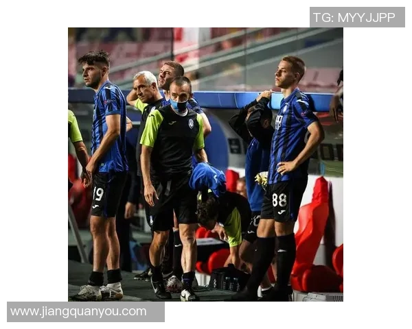 阿甘全美足球明星队的传奇旅程与不屈精神展现